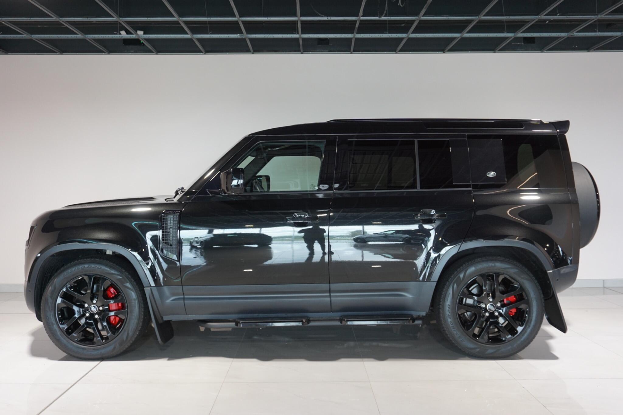 Land Rover Defender 110 3.0 D300 MHEV HSE SUV 5dr Diesel Auto 4WD Euro 6 (s/s) (300 ps)